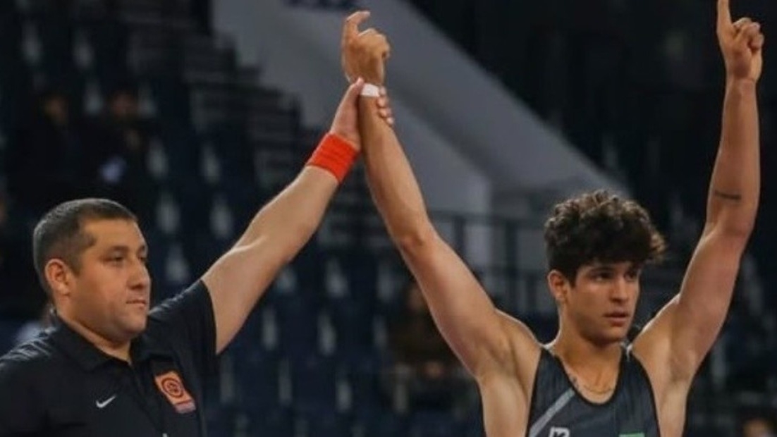 Irán ejecuta públicamente al joven luchador Saleh Mohaddani por protestar