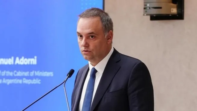 Viaje de Adorni: facturas revelaron quién pagó los vuelos a Punta del Este