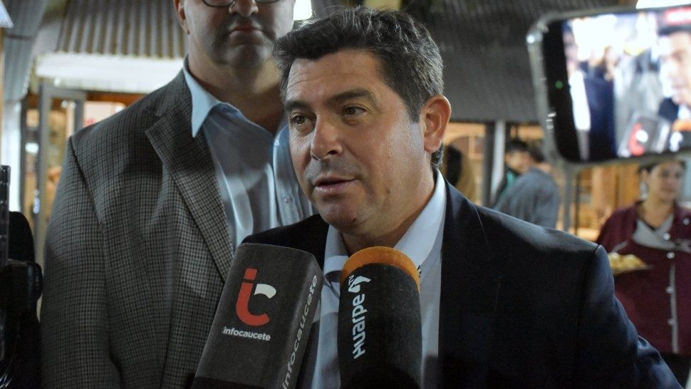 Orrego ratificó el aumento docente y detalló cómo se pagará