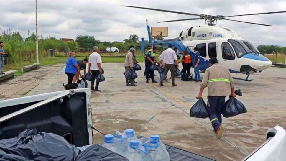 Helicópteros refuerzan la asistencia tras el temporal en Tucumán