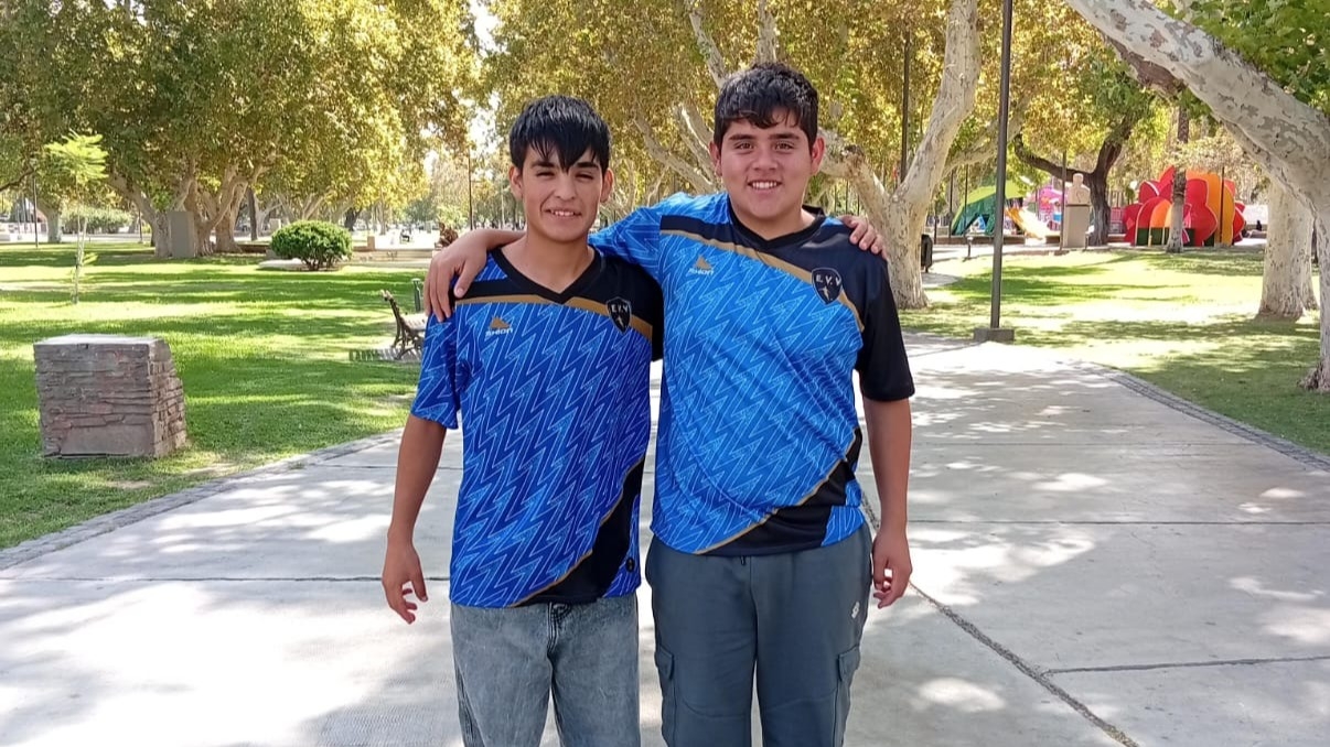 Futbolistas de Sarmiento necesitan ayuda para cumplir el sueño de jugar en Italia