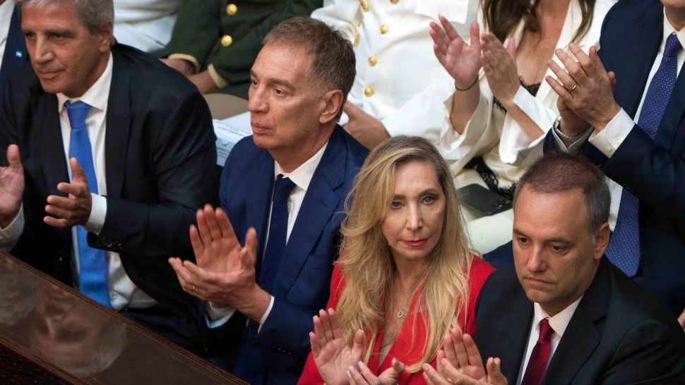 El Gobierno reúne pruebas para la Justicia por el viaje de Adorni