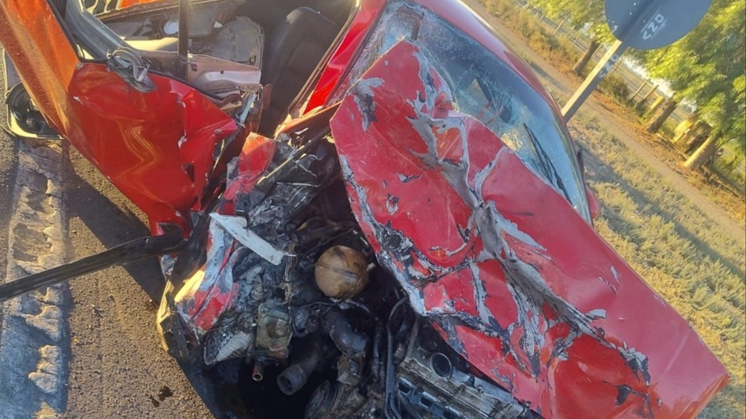 Tragedia en Ruta 20 deja al menos tres muertos en un violento choque