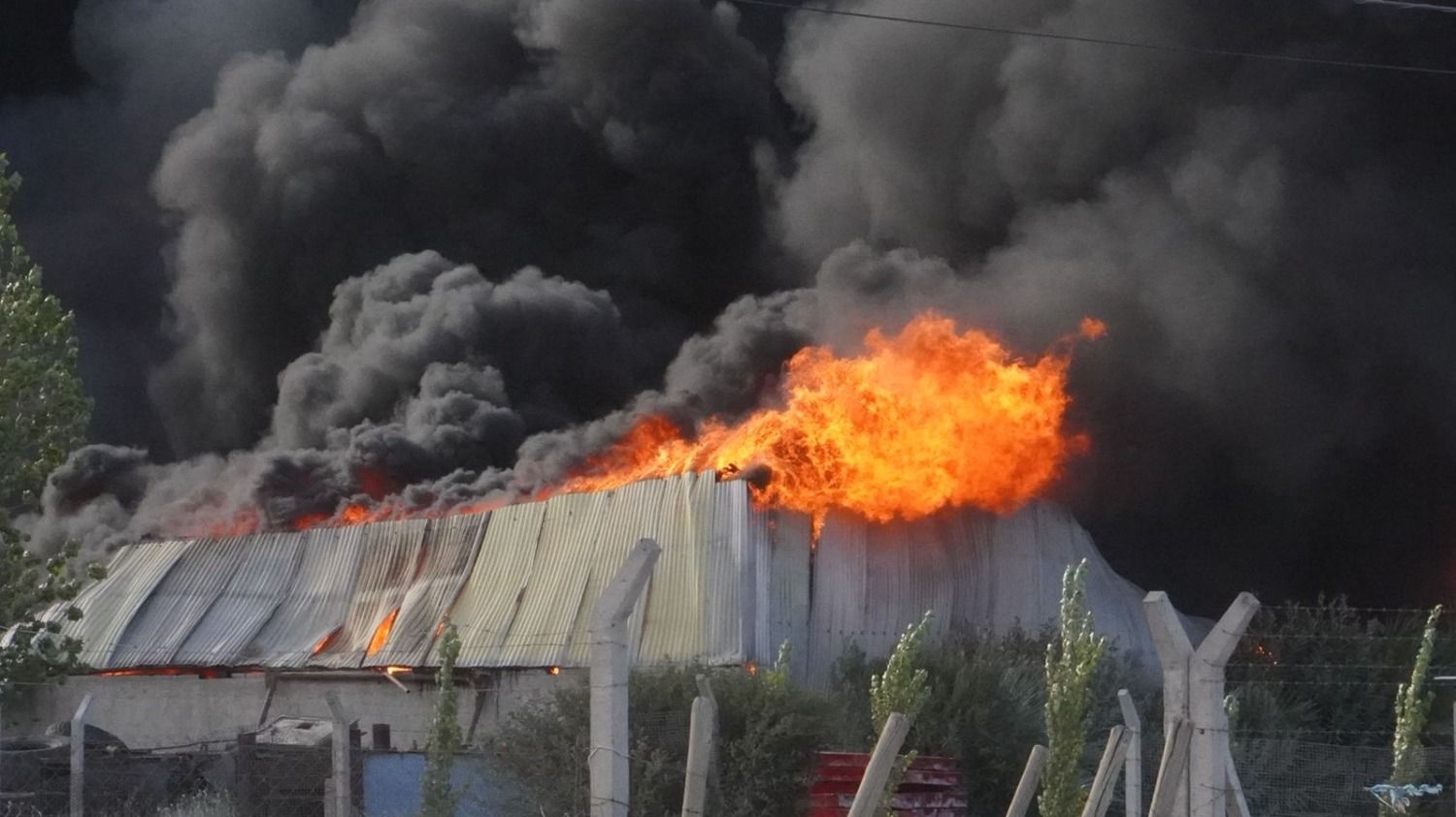La empresa afectada por el incendio trataba residuos mineros en el Parque Industrial 