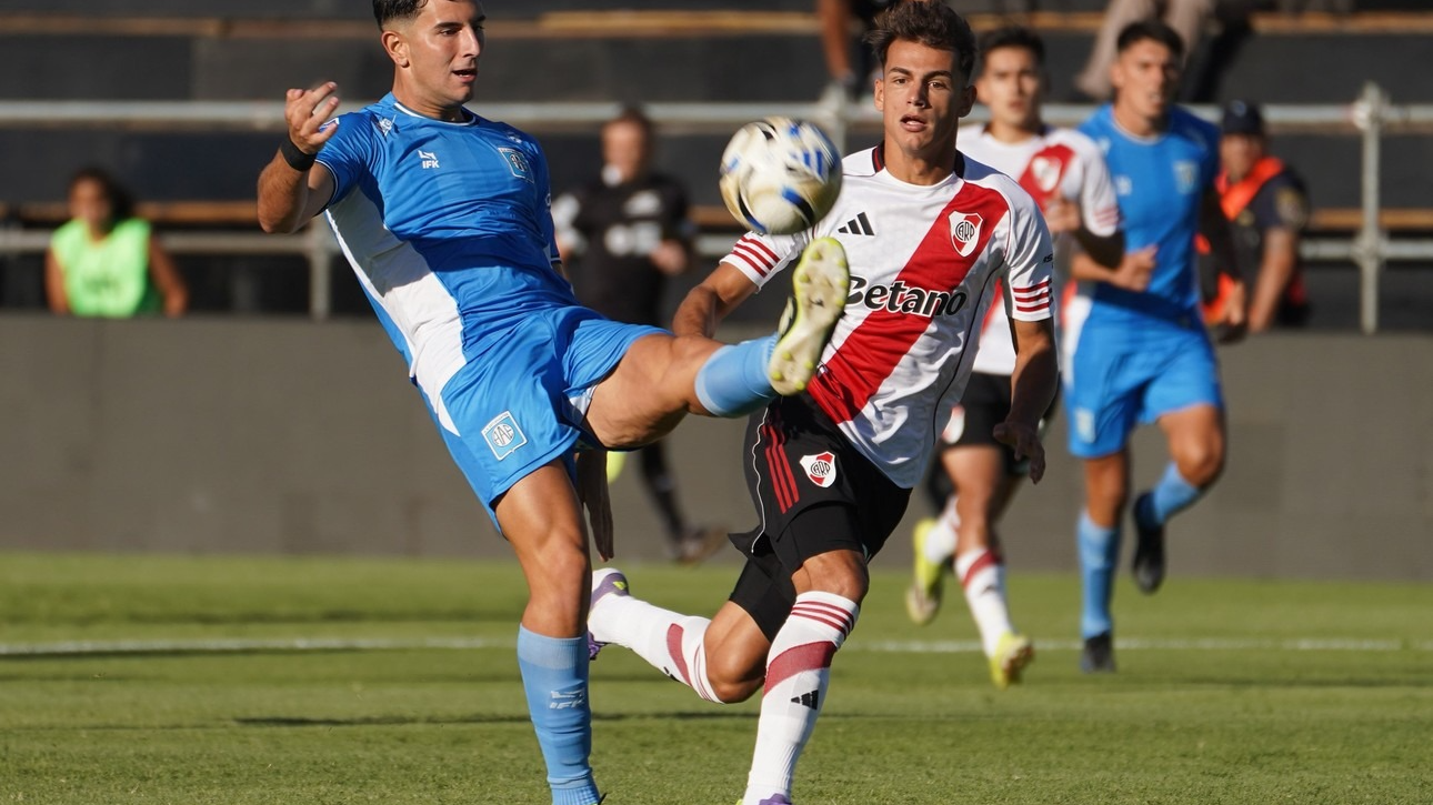 River le ganó 2-0 a Estudiantes y estira su racha con Coudet