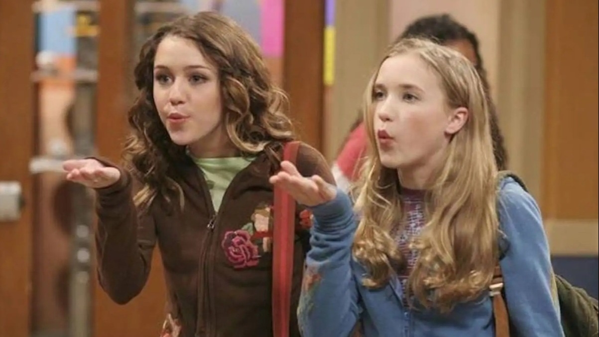 ¿Culpa de Miley? Emily Osment reveló por qué no estará en el regreso de Hannah Montana