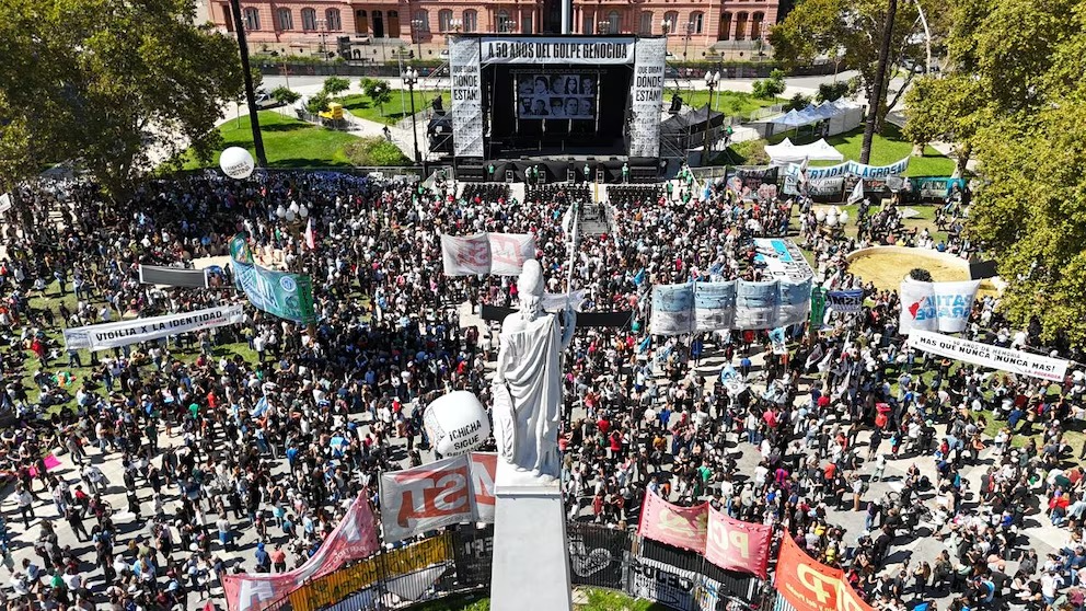 A 50 años del golpe de Estado: miles de argentinos marcharon en Plaza de Mayo
