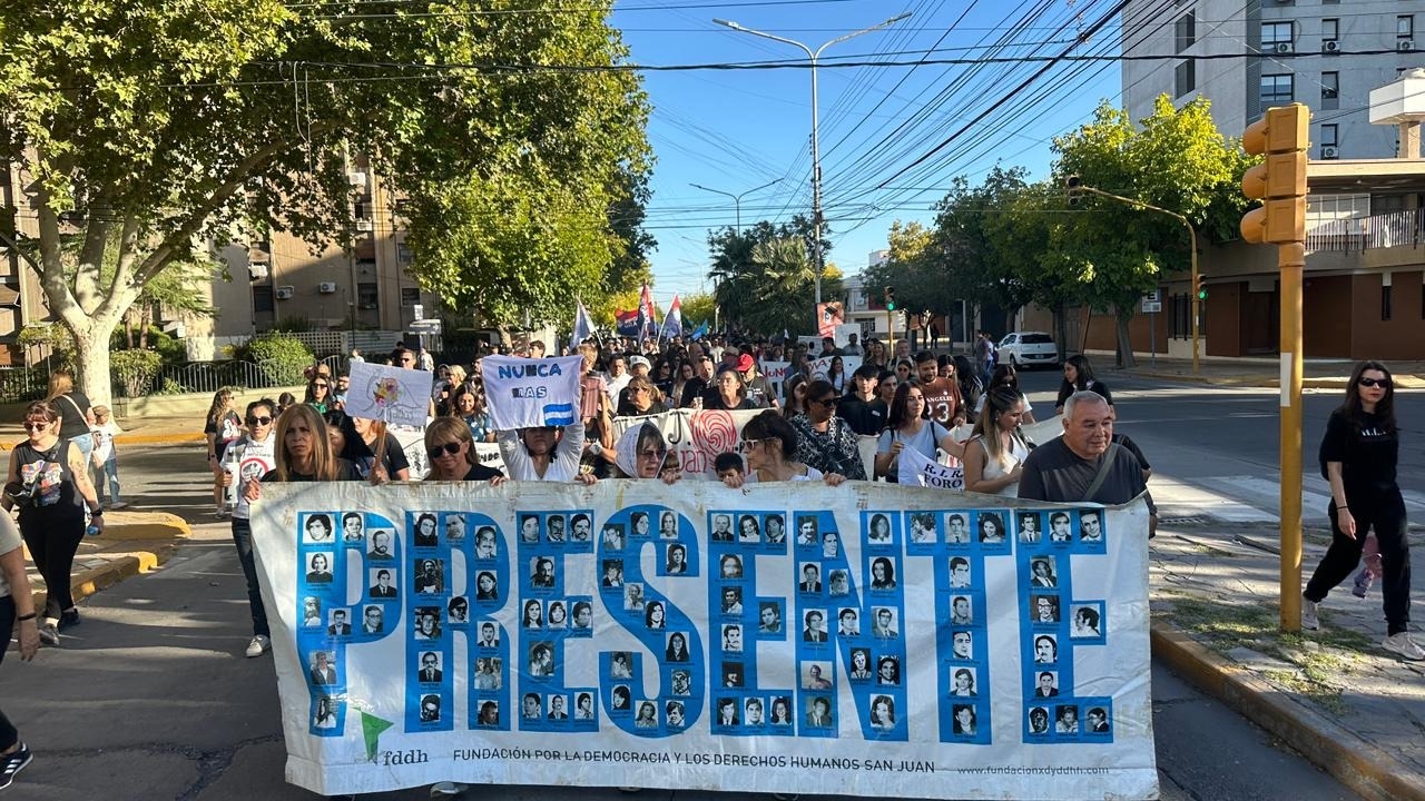 Sanjuaninos recorren las calles al grito de “Nunca más” 