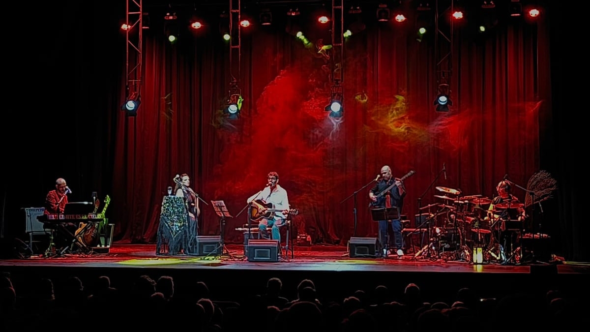 “Sienvolando” llega al Teatro Municipal con un homenaje a Serrat y Sabina