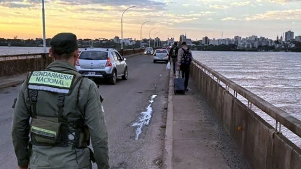 Aseguran que miles de argentinos cruzan a Brasil por trabajo