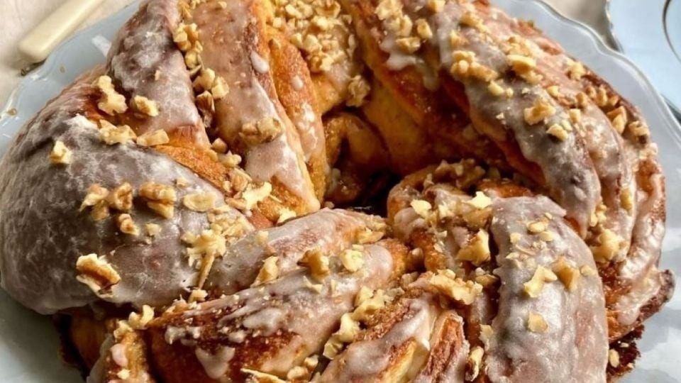 Receta de rosca de Pascua trenzada para una mesa dulce especial