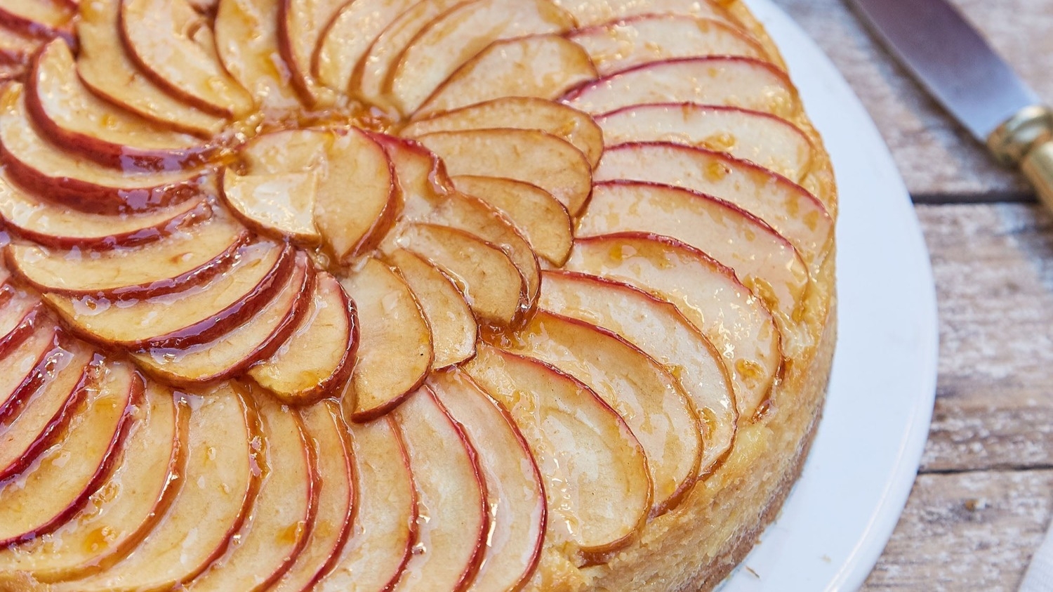 Cómo preparar la torta de manzana ideal para las tardes de otoño