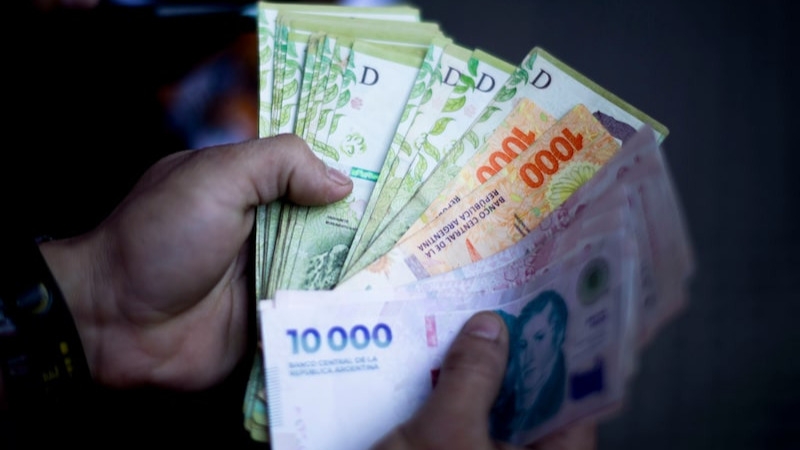 Crece el endeudamiento y Argentina lidera la morosidad en hogares en América Latina