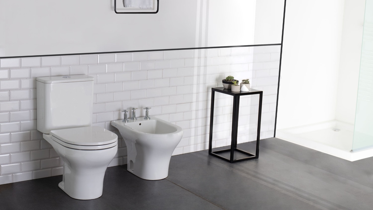 Cómo dejar el baño impecable usando pasta dental y vinagre