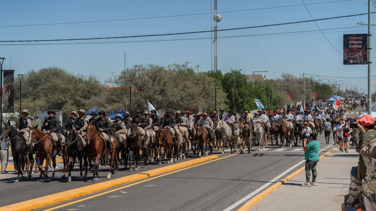 Devoción popular de los gauchos en la Cabalgata de la Fe