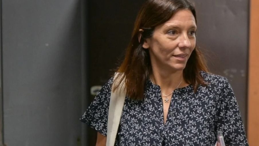 La secretaria Vanesa Tossi presionada por su jefe para guardar silencio