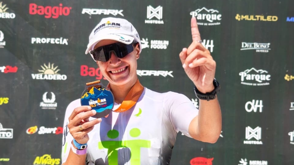 Clara Debiassi debutó y ganó la general femenina en el Ironman 70.3