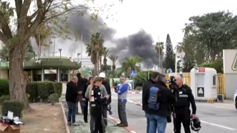 Irán bombardeó una planta química en Israel y hay riesgo tóxico