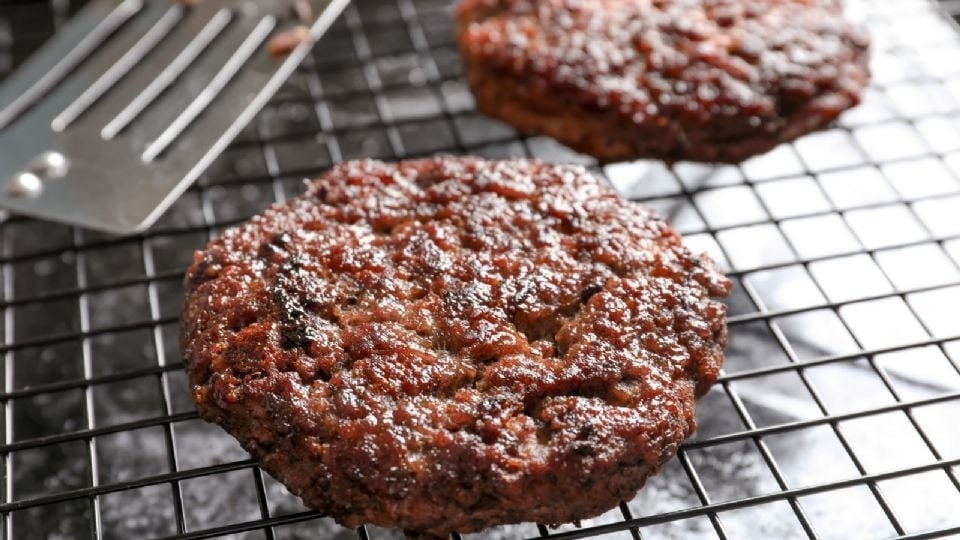 Receta de hamburguesas caseras en sartén rápidas y muy jugosas