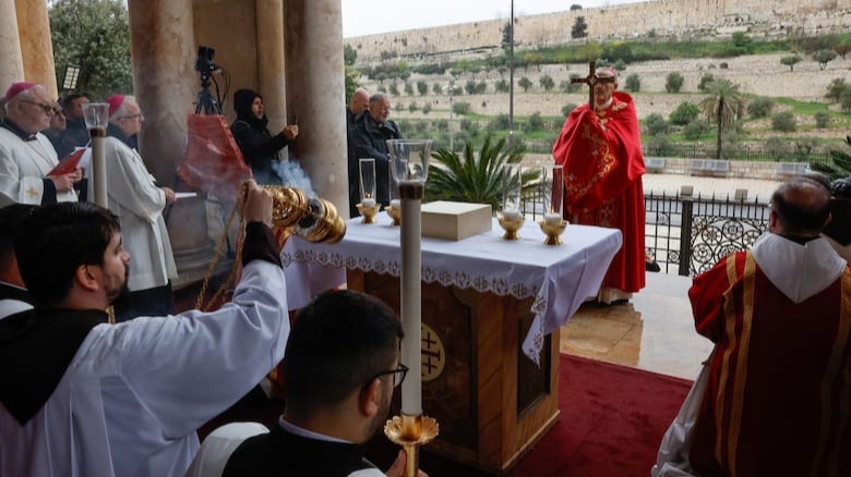 Israel impidió la misa de Domingo de Ramos en el Santo Sepulcro y generó tensión internacional