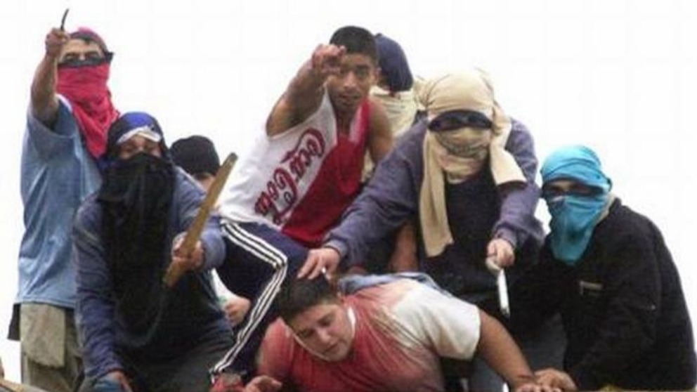 Empanadas de carne humana y fútbol con una cabeza: el motín de Sierra Chica, 30 años después