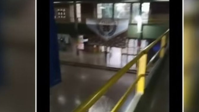 Un alumno de 15 años entró armado a una escuela y mató a un compañero de 13