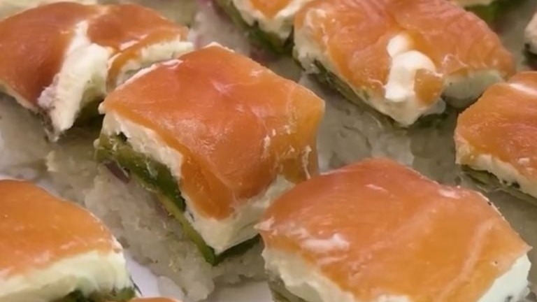 Cómo hacer la Torta Sushi que es furor por ser más simple que los rolls