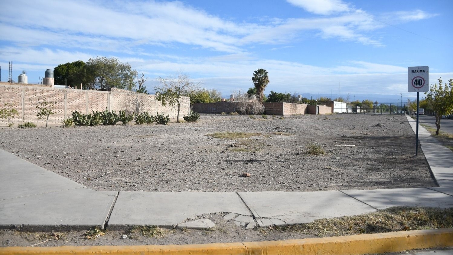 Una pareja fue golpeada y robada a punta de pistola por una patota en el barrio Frondizi