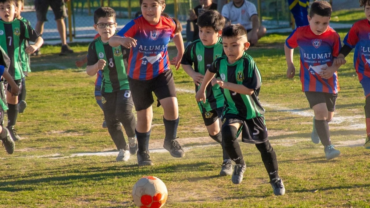 Una escuela de fútbol de Rawson necesita recuperarse de un hurto