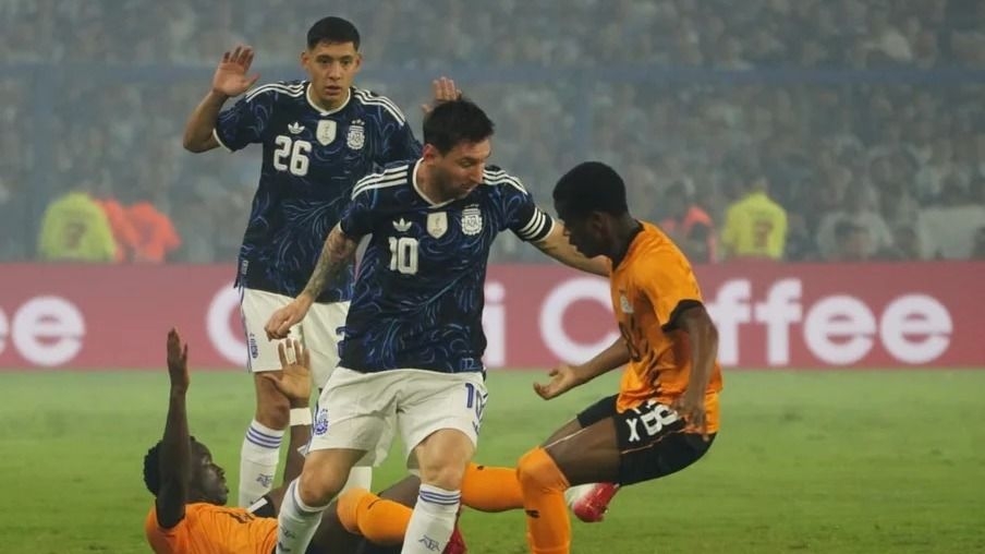 Con Messi titular, Argentina ganó 4-0 a Zambia en la Bombonera