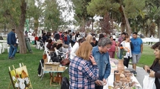 Apuestan a la degustación de humitas para atraer a la gente