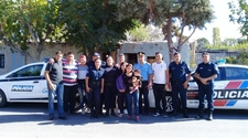 Patrullaban la zona vieron familias con carencias y las ayudaron 