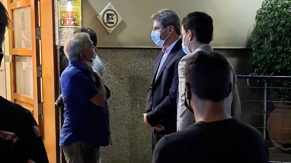 Uñac asistió al velorio del “Wey” y habló con el papá