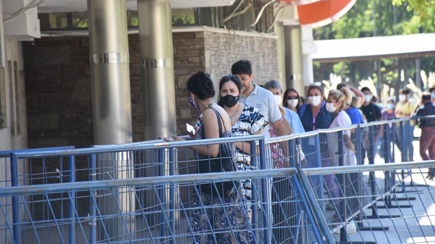 Disminuyeron los casos, pero hubo más muertos por Covid