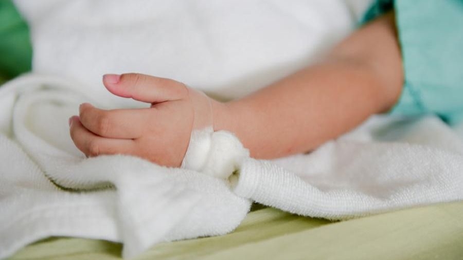 Un bebé nació con cocaína en sangre y fue abandonado en el hospital