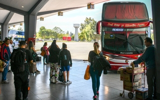 Los destinos más buscados por argentinos para el último fin de semana largo del año