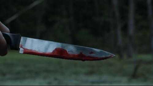 Lo acuchillaron y golpearon tras ser acusado de abusar a tres mujeres