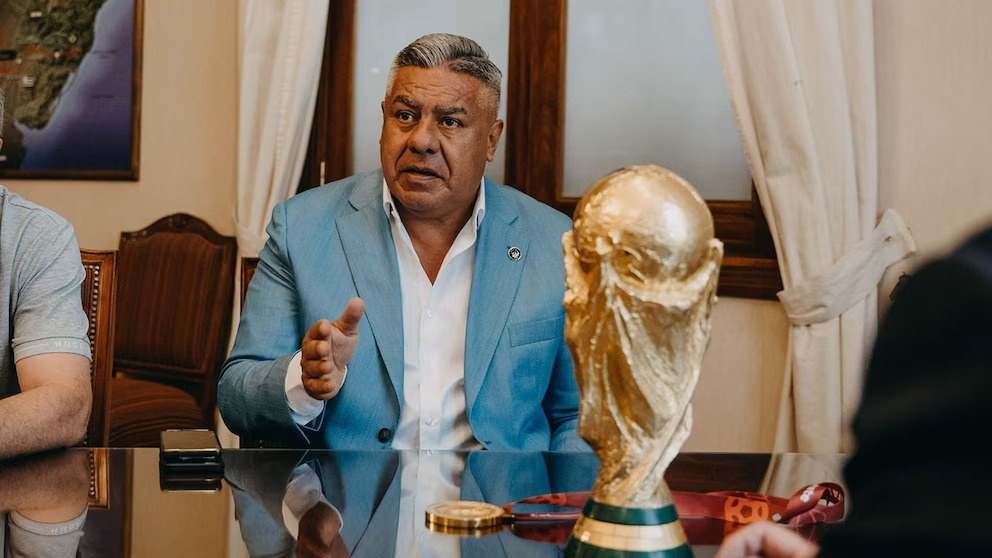 Prohibieron salir del país al Chiqui Tapia y Pablo Toviggino 