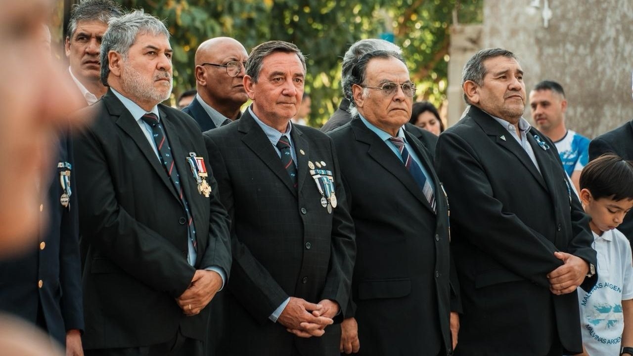 Rawson honró a los héroes de Malvinas en emotivo acto