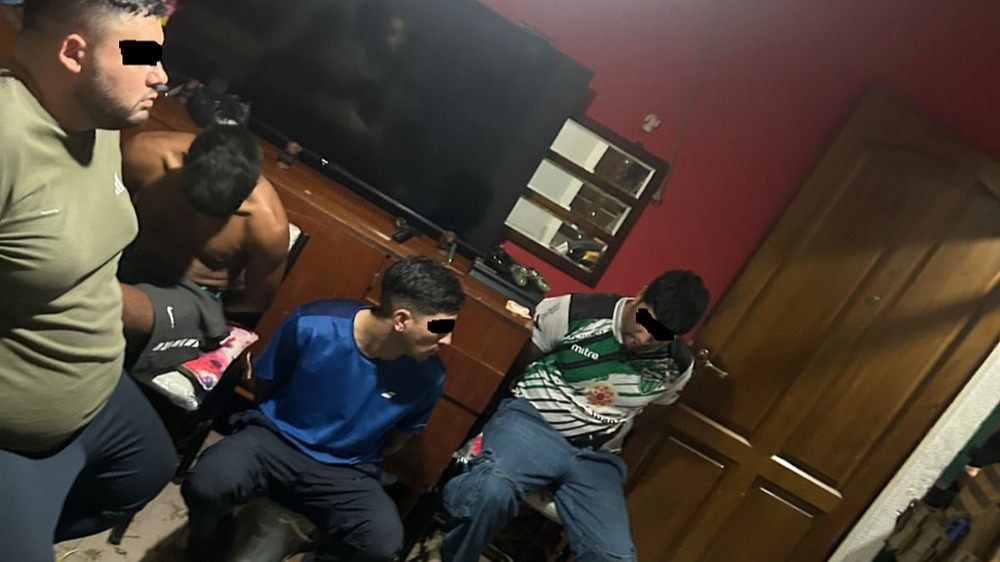 Los atrincherados en el Barrio Manantiales se hicieron pasar como policías para robar droga