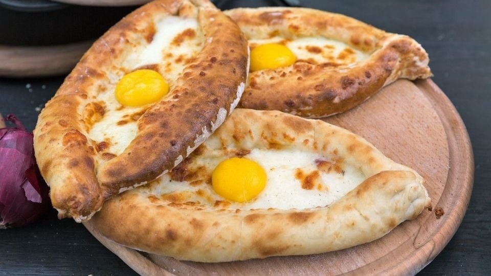 Paso a paso para preparar Khachapuri en casa para tus amigos