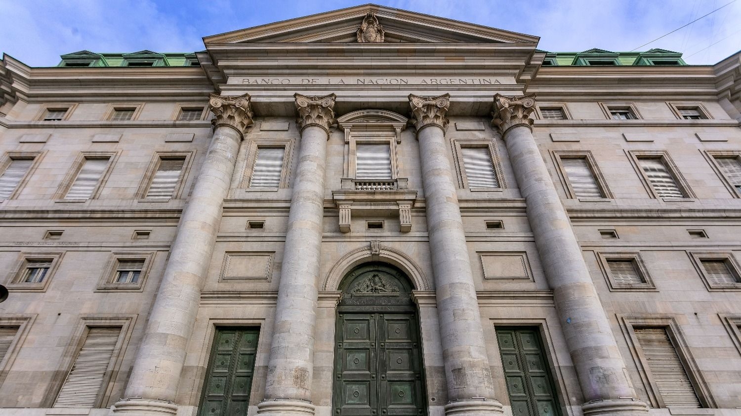 El Banco Nación otorgó créditos millonarios a funcionarios libertarios