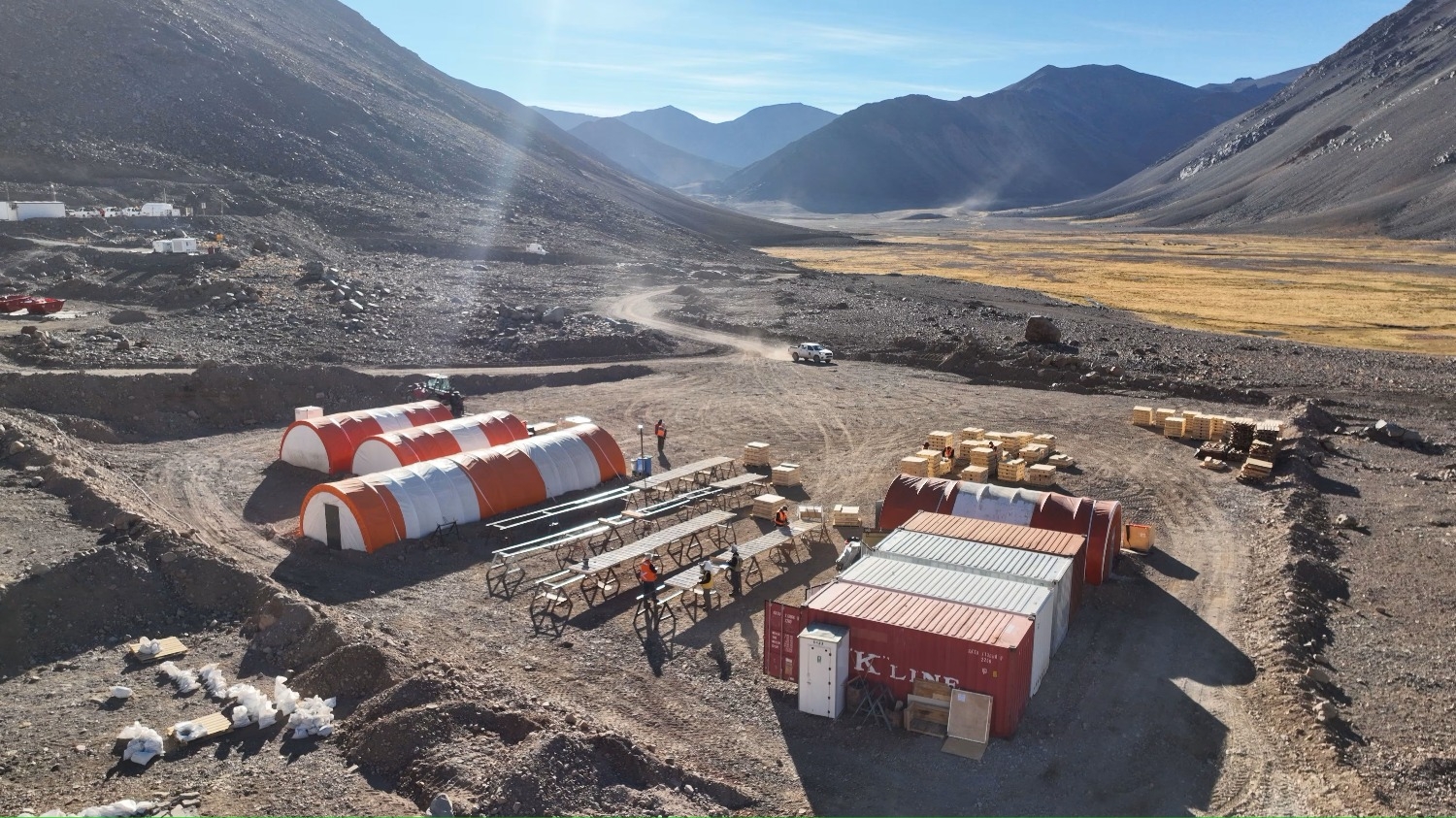 Murió un operario del proyecto minero Los Azules tras el vuelco de una máquina