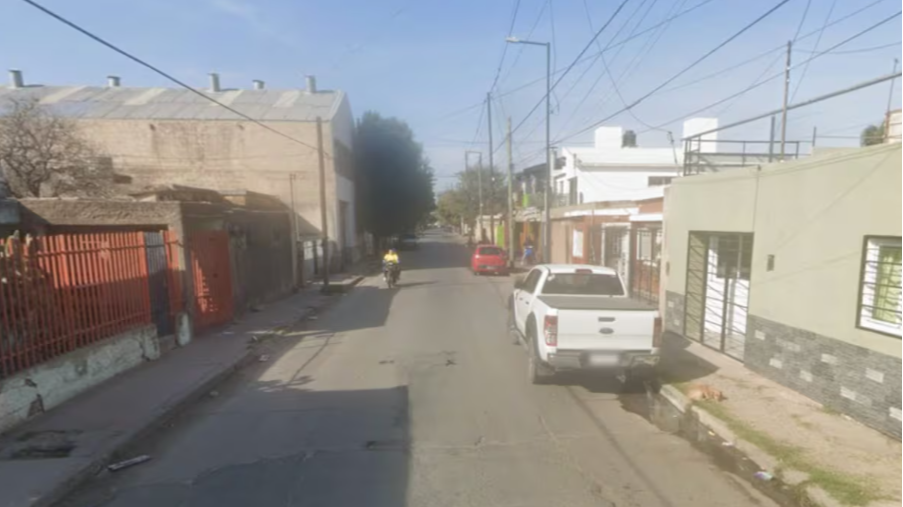 Salió mojado de la pileta, tocó un micrófono y murió en Córdoba