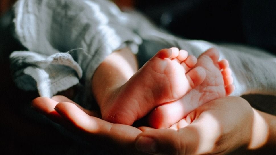 Policías le salvaron la vida a un bebé en una comisaría de Chimbas