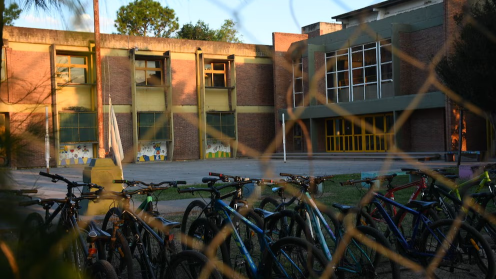 Investigan mensajes que alertan sobre tiroteos en escuelas de Santa Fe