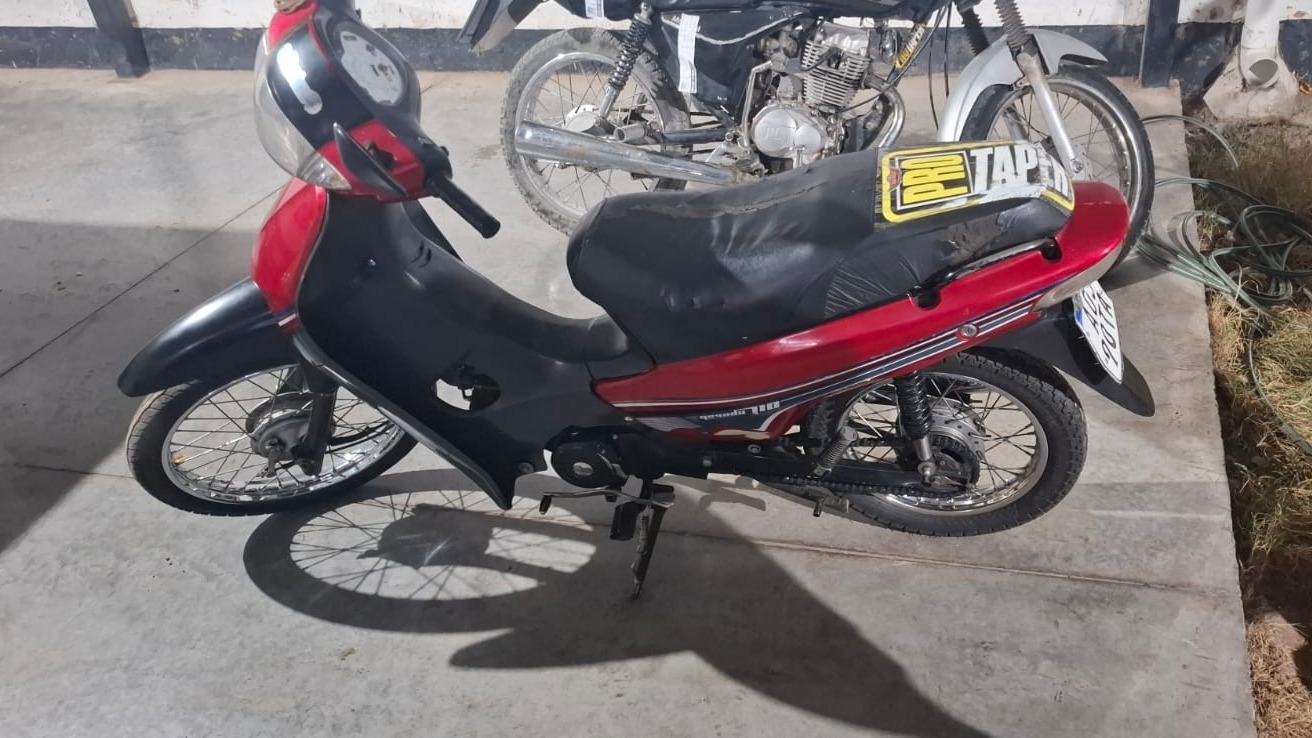 No pudo justificar la moto en la que circulaba y quedó detenido 