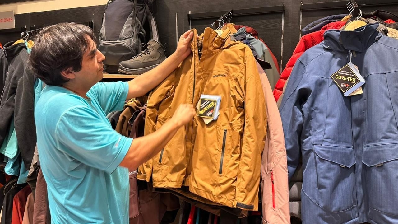 El frío se hace sentir en el bolsillo: vestirse cuesta desde los $120.000