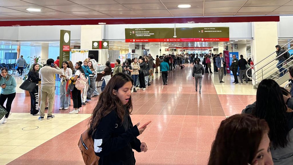 Por qué se registran demoras y filas en el Centro Cívico por la SUBE