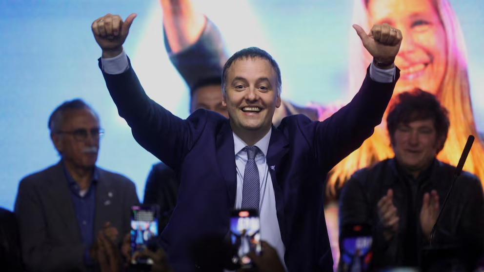 Declaró el exdueño de un departamento de Adorni y dio detalles